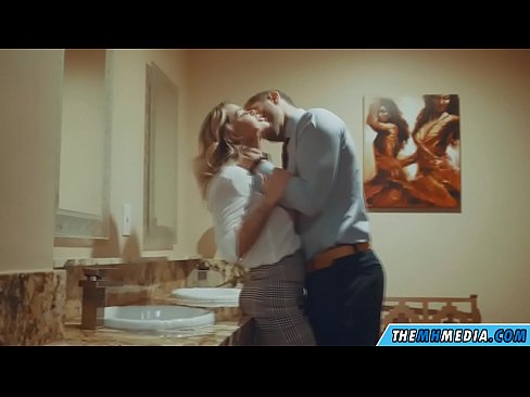 ❤️ Ke hoʻowalewale ʻia ʻoe e kahi blonde busty i kahi lumi hoʻomaha ākea ❤❌ Ano porn ma haw.xywewl.top ❌❤